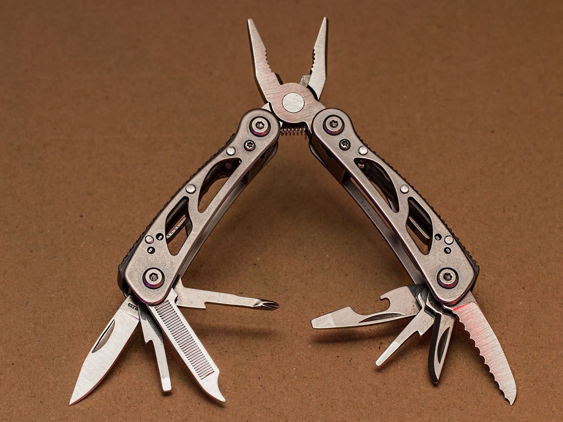 Best Multitool For Electricians 2021, Leatherman For Electricians